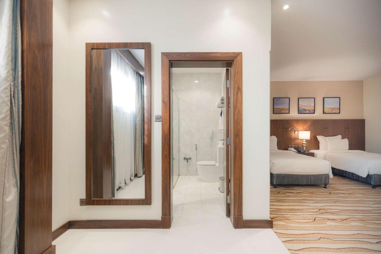 Radisson Blu Hotel, Μπουράιντα Εξωτερικό φωτογραφία