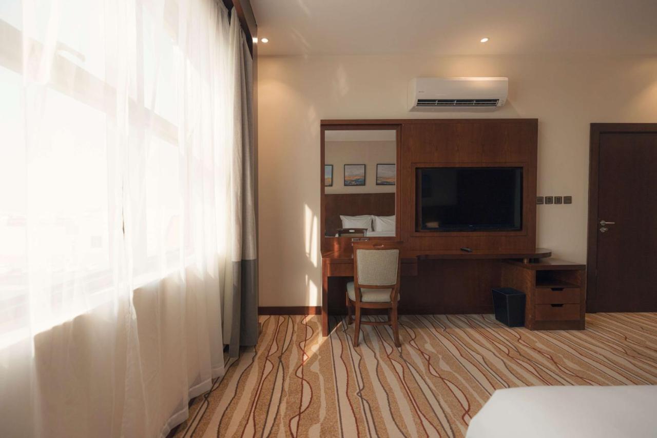 Radisson Blu Hotel, Μπουράιντα Εξωτερικό φωτογραφία